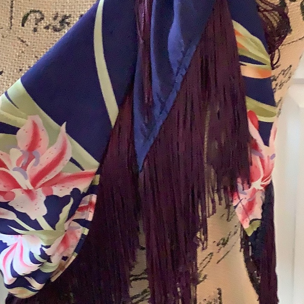 Pretty Scarf - Picture 2 of 2